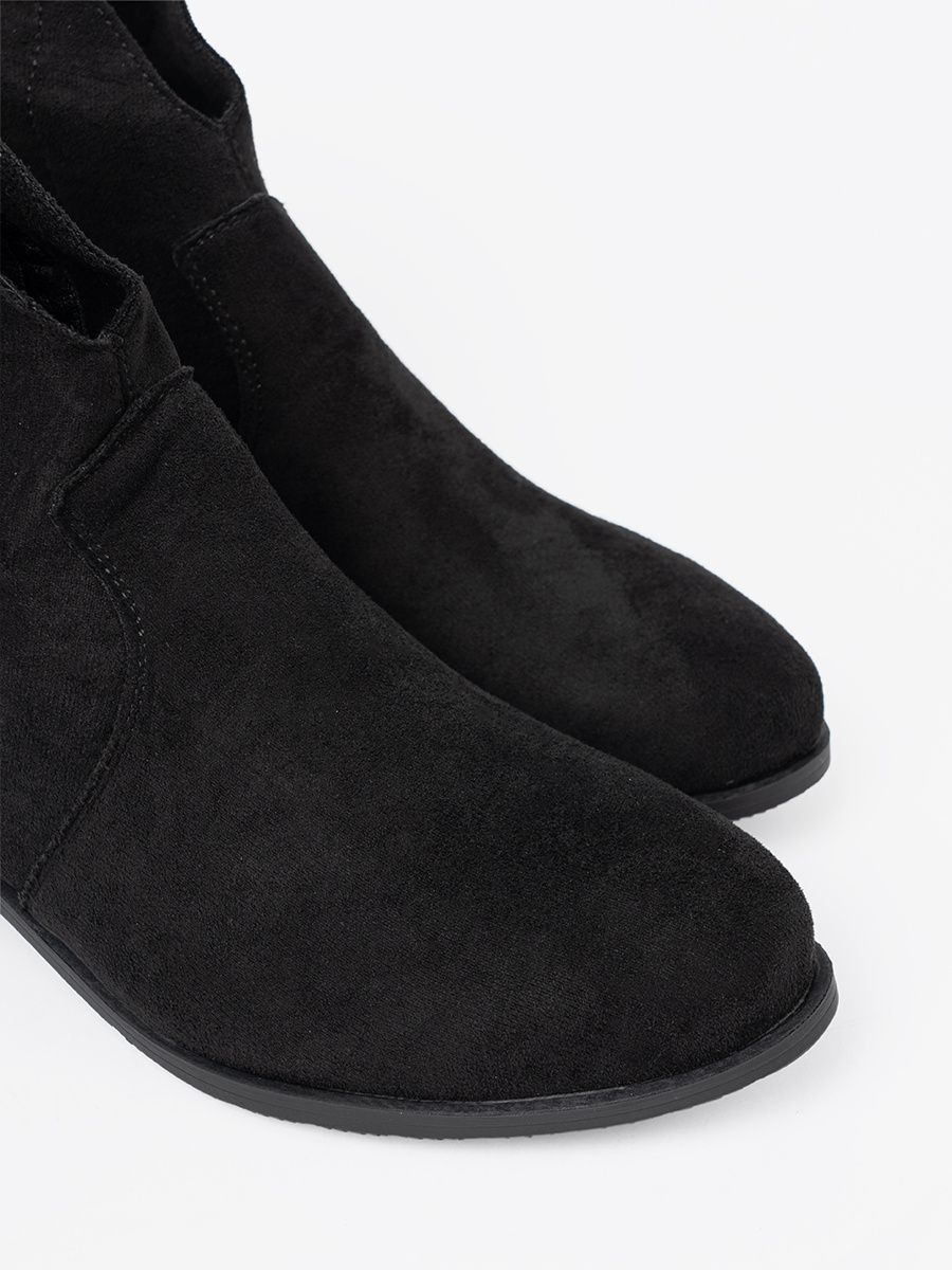 Stivaletti neri in suede