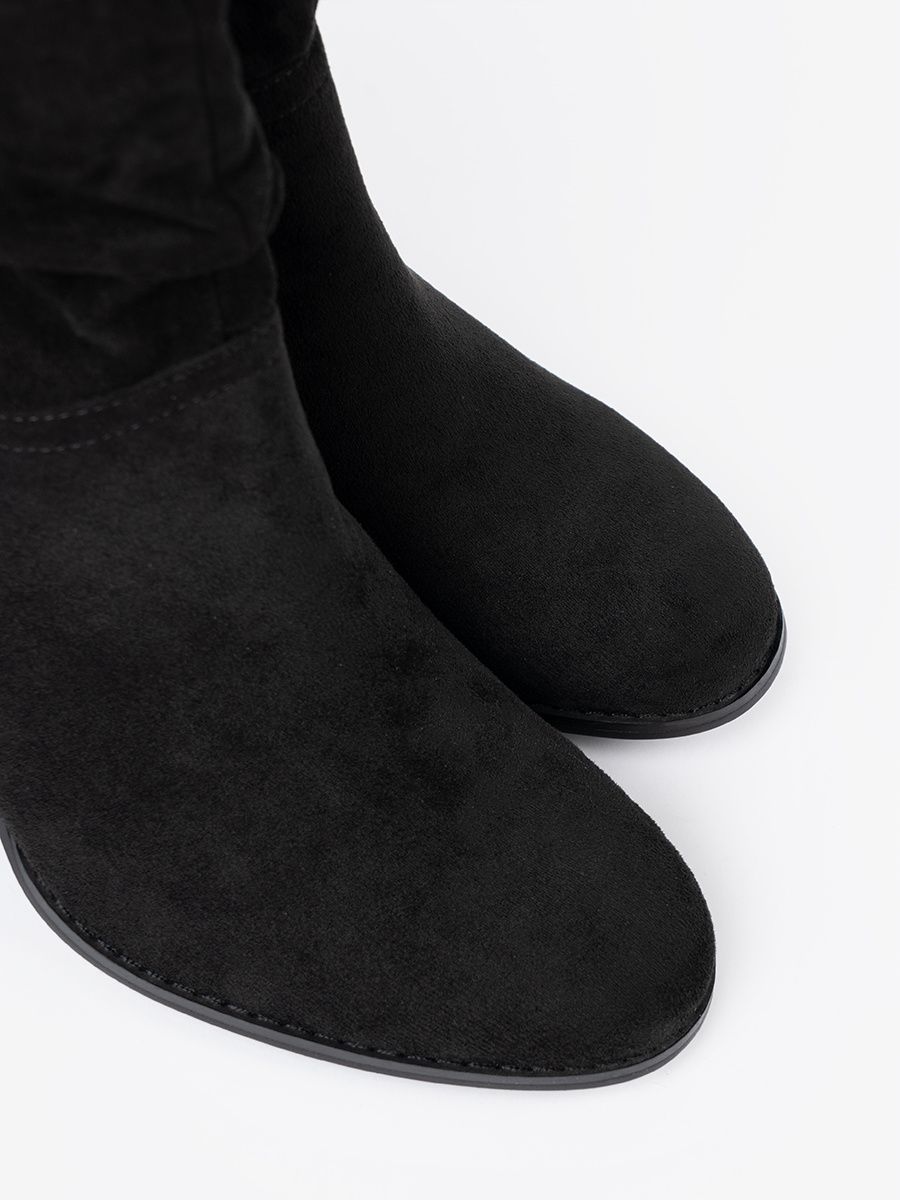 Stivaletti neri in suede con tacco a blocco e gambale arricciato