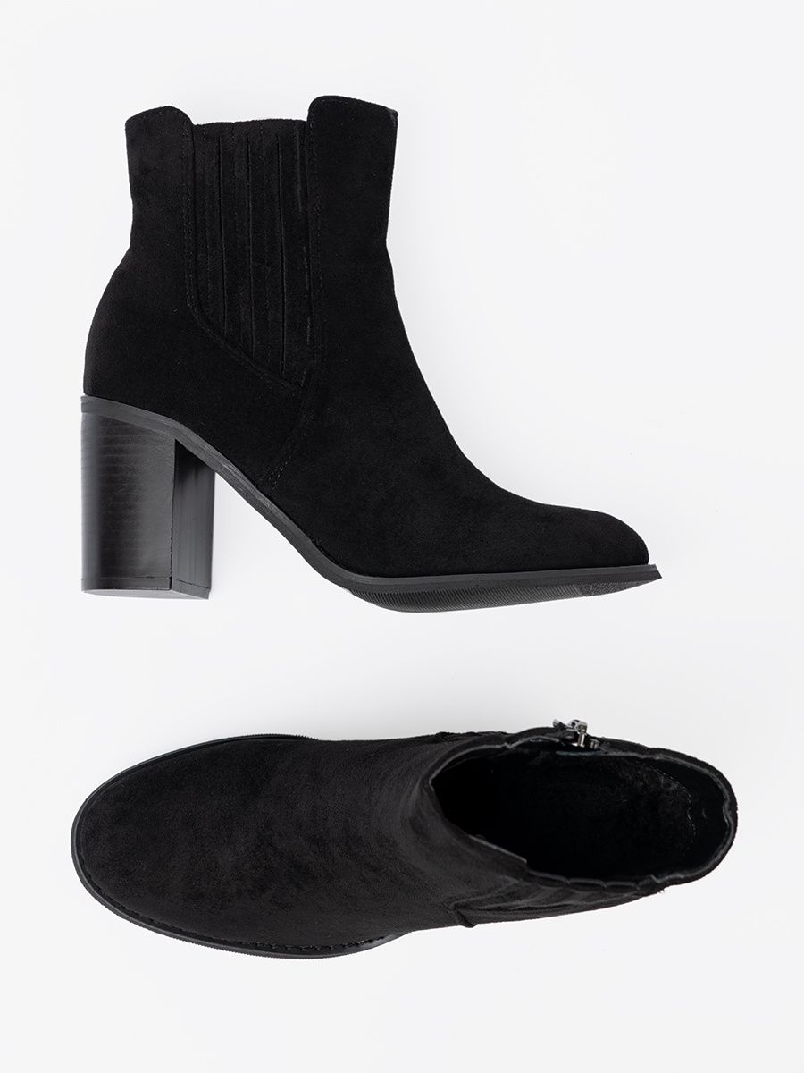 Stivaletti neri in suede con tacco a blocco