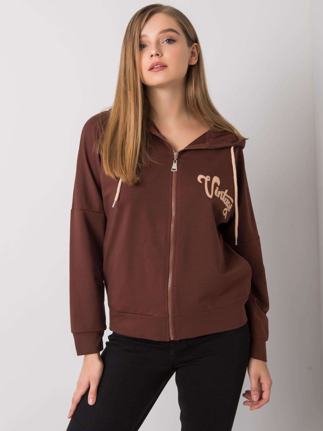 Felpa marrone con zip e cappuccio