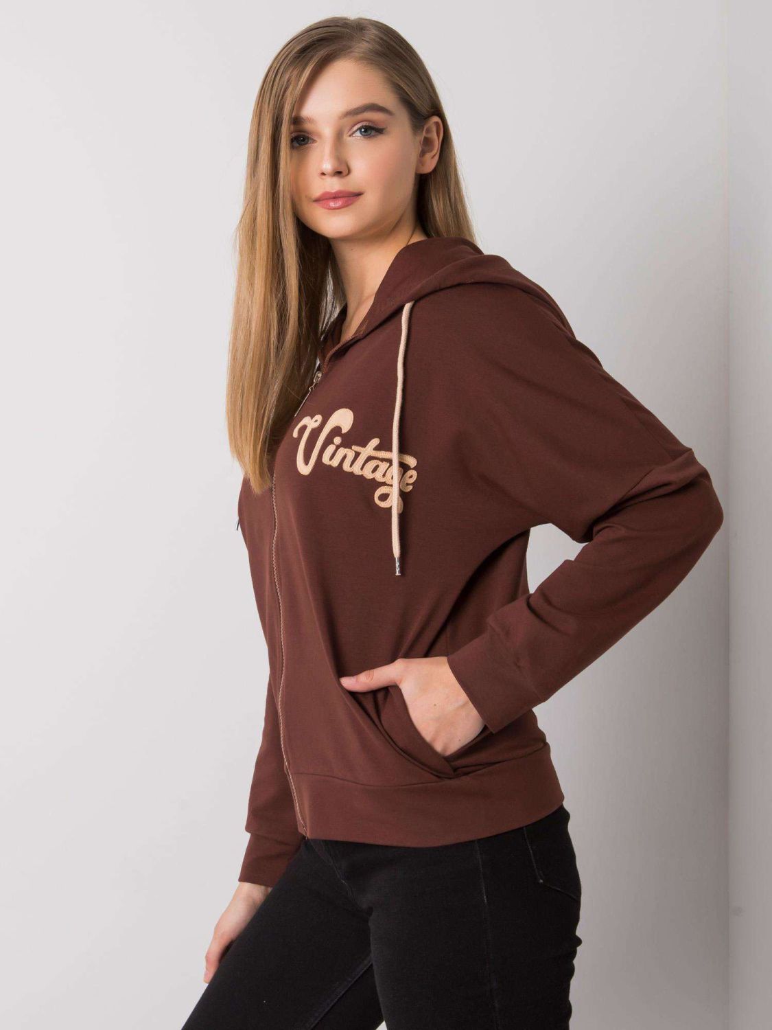 Felpa marrone con zip e cappuccio