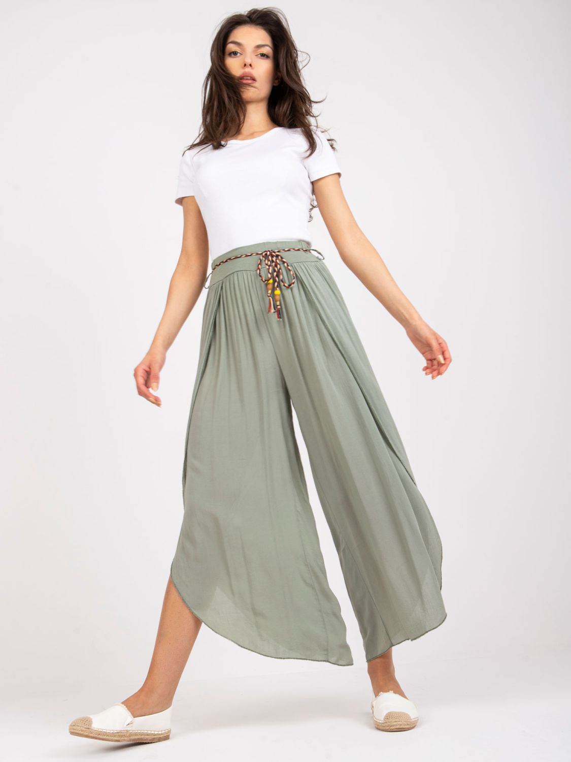 Pantaloni khaki eleganti con vita alta
