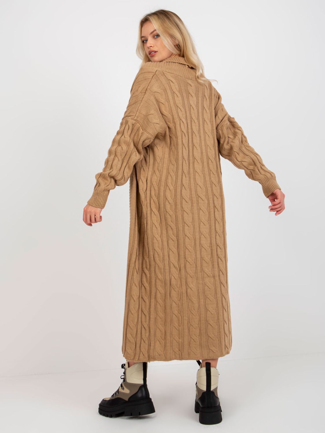 Camel trodijelni pleteni set s topom i kratkim hlačama