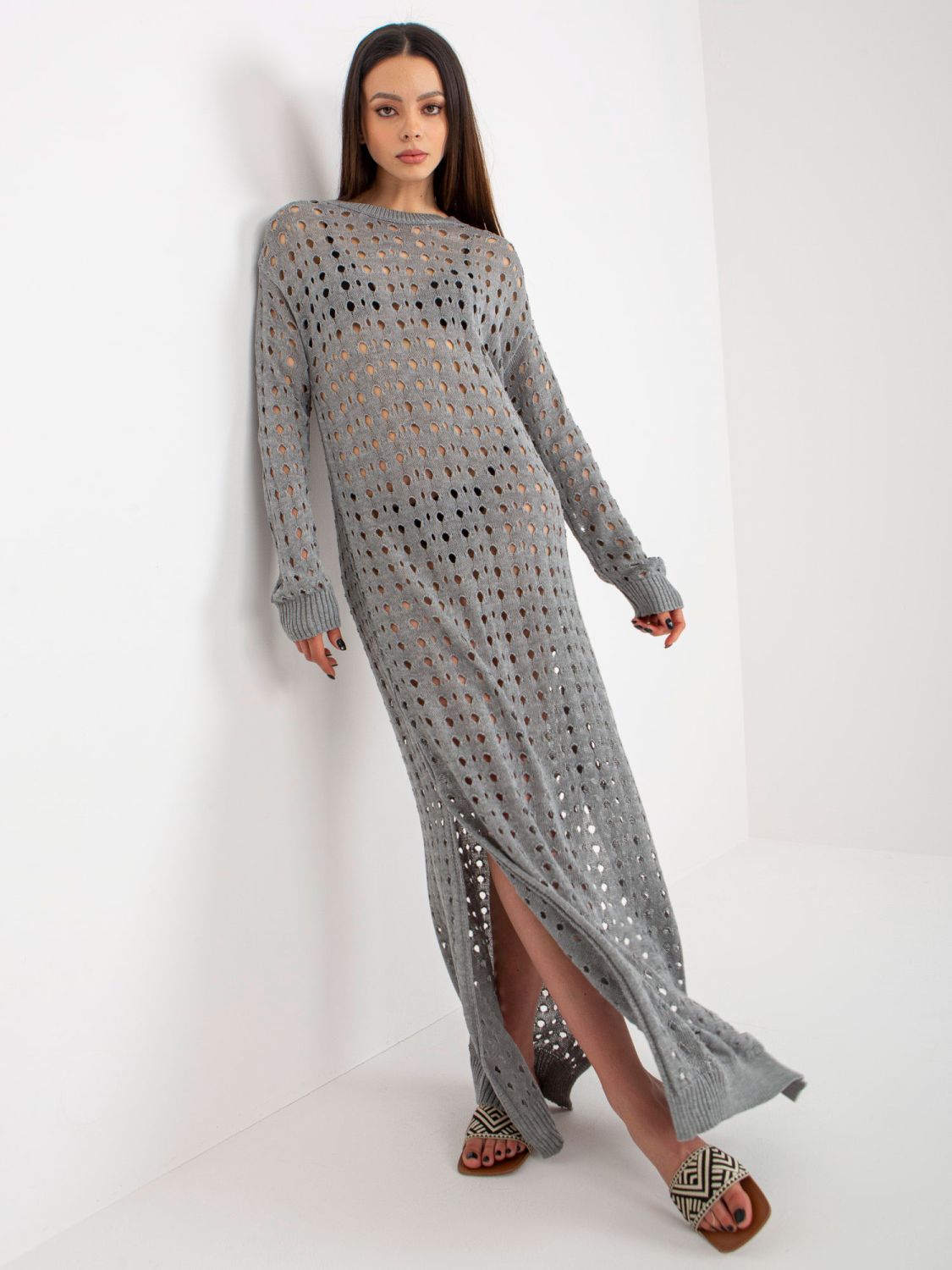 Abito maxi grigio in maglia con maniche lunghe