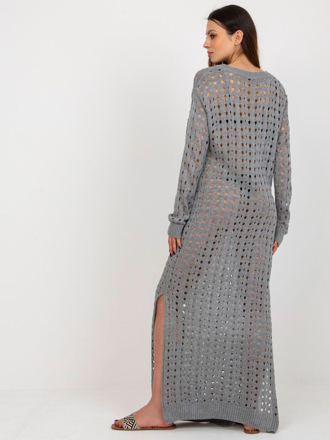 Abito maxi grigio in maglia con maniche lunghe