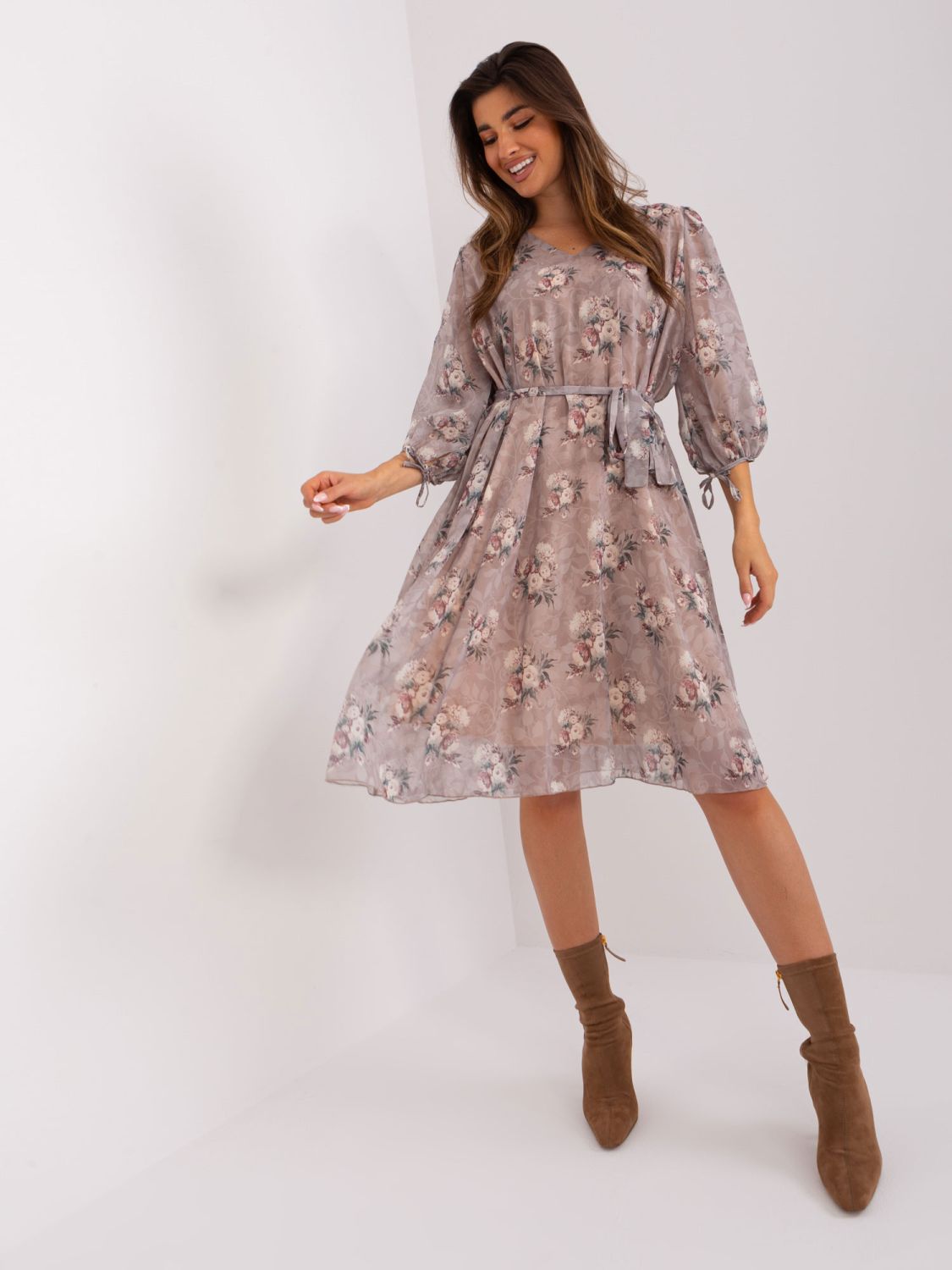 Abito beige floreale loose