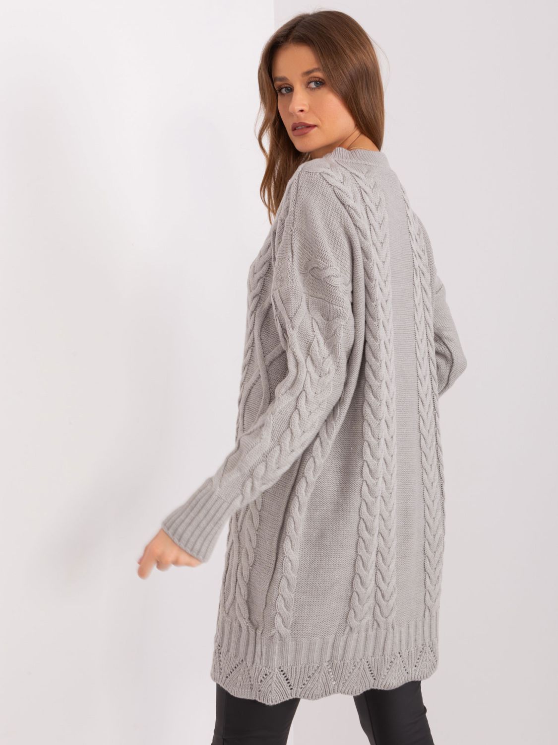 Elegante vestito midi grigio