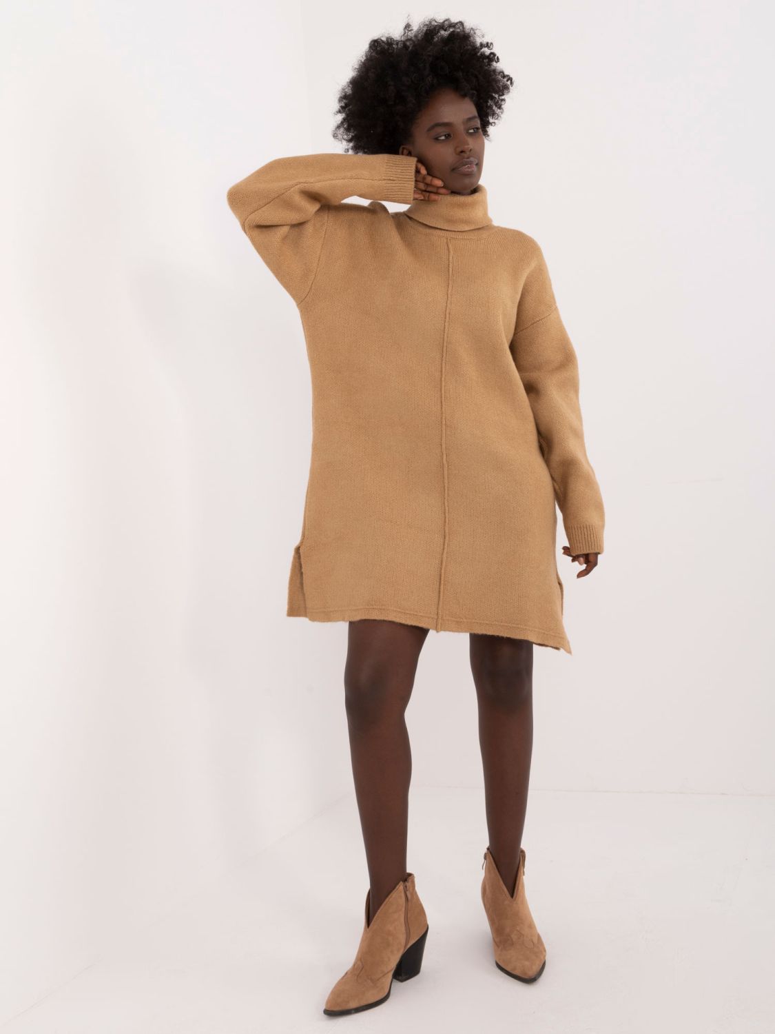 Elegante mini abito marrone con maniche lunghe