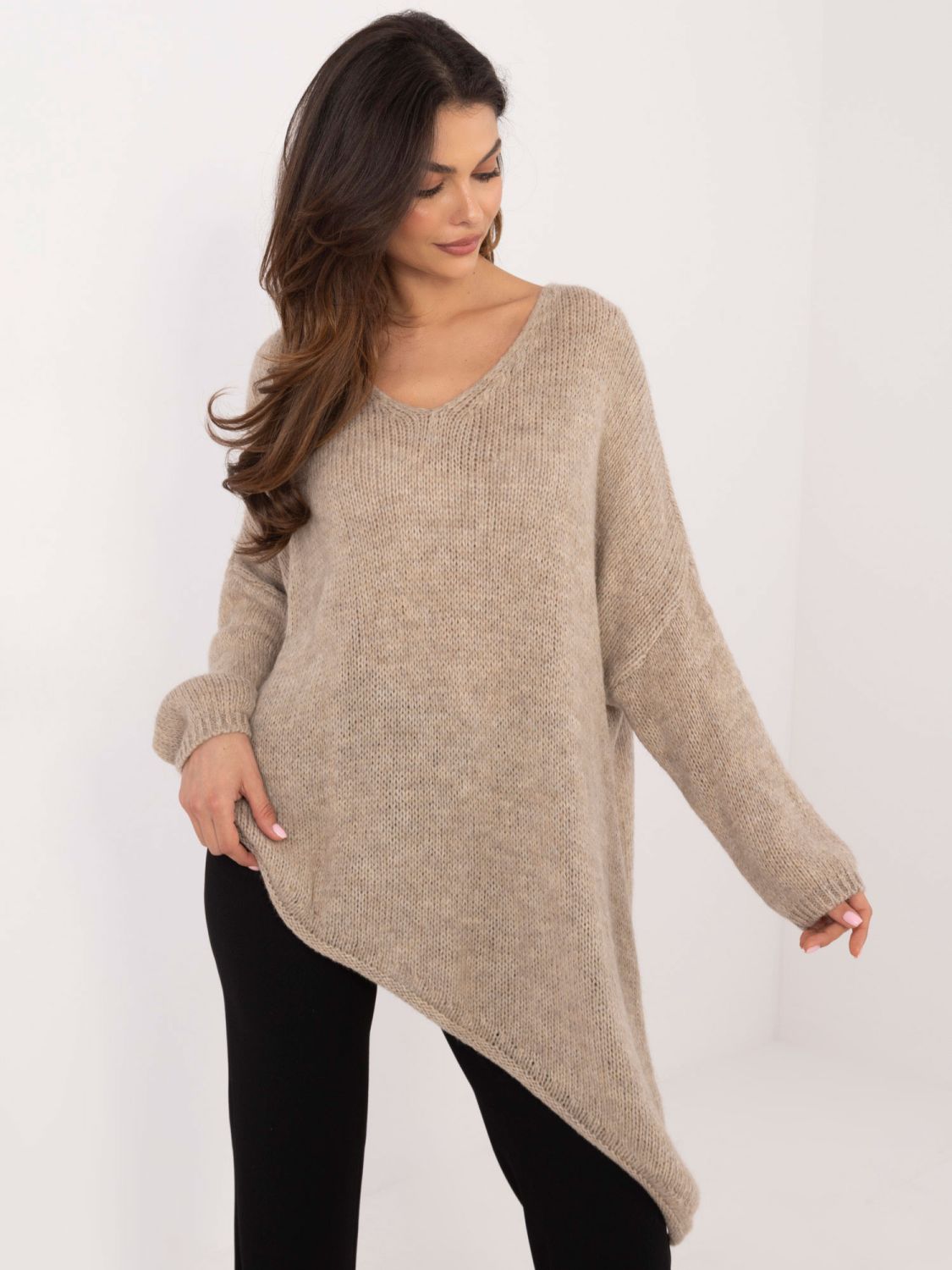 Maglione beige a maniche lunghe