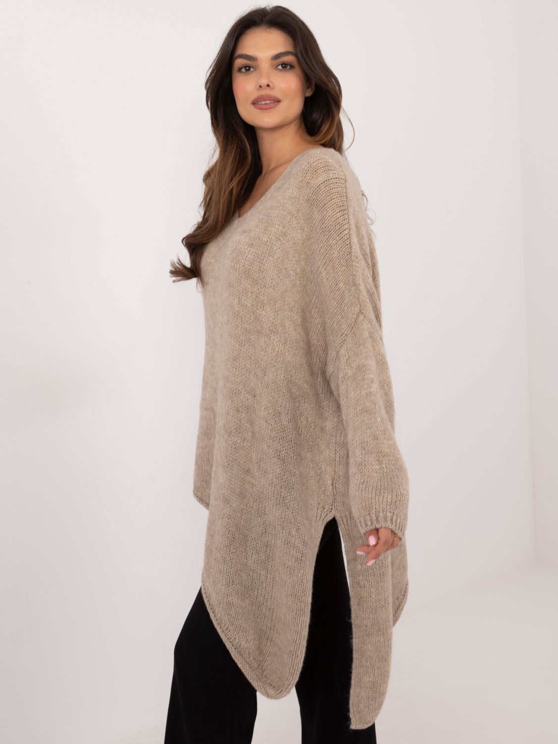 Maglione beige a maniche lunghe