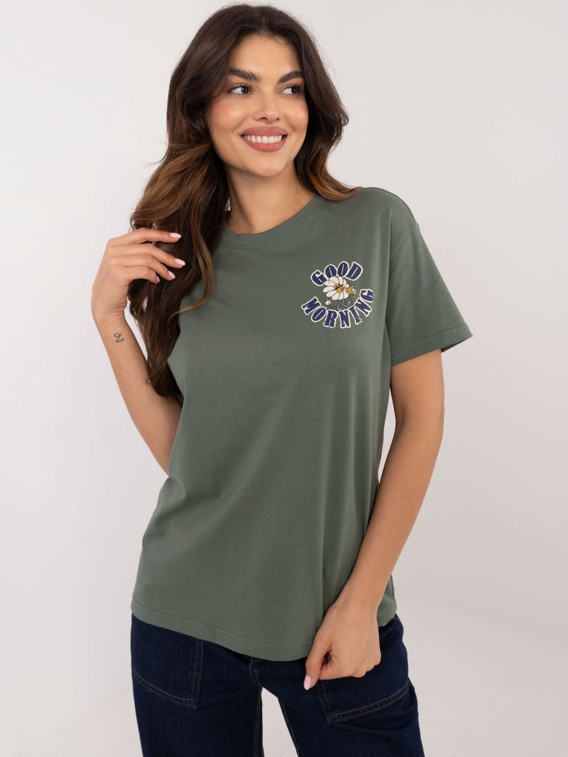 Blusa khaki elegante con maniche corte