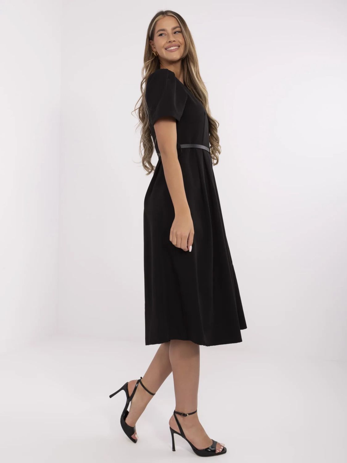 Abito elegante nero a campana