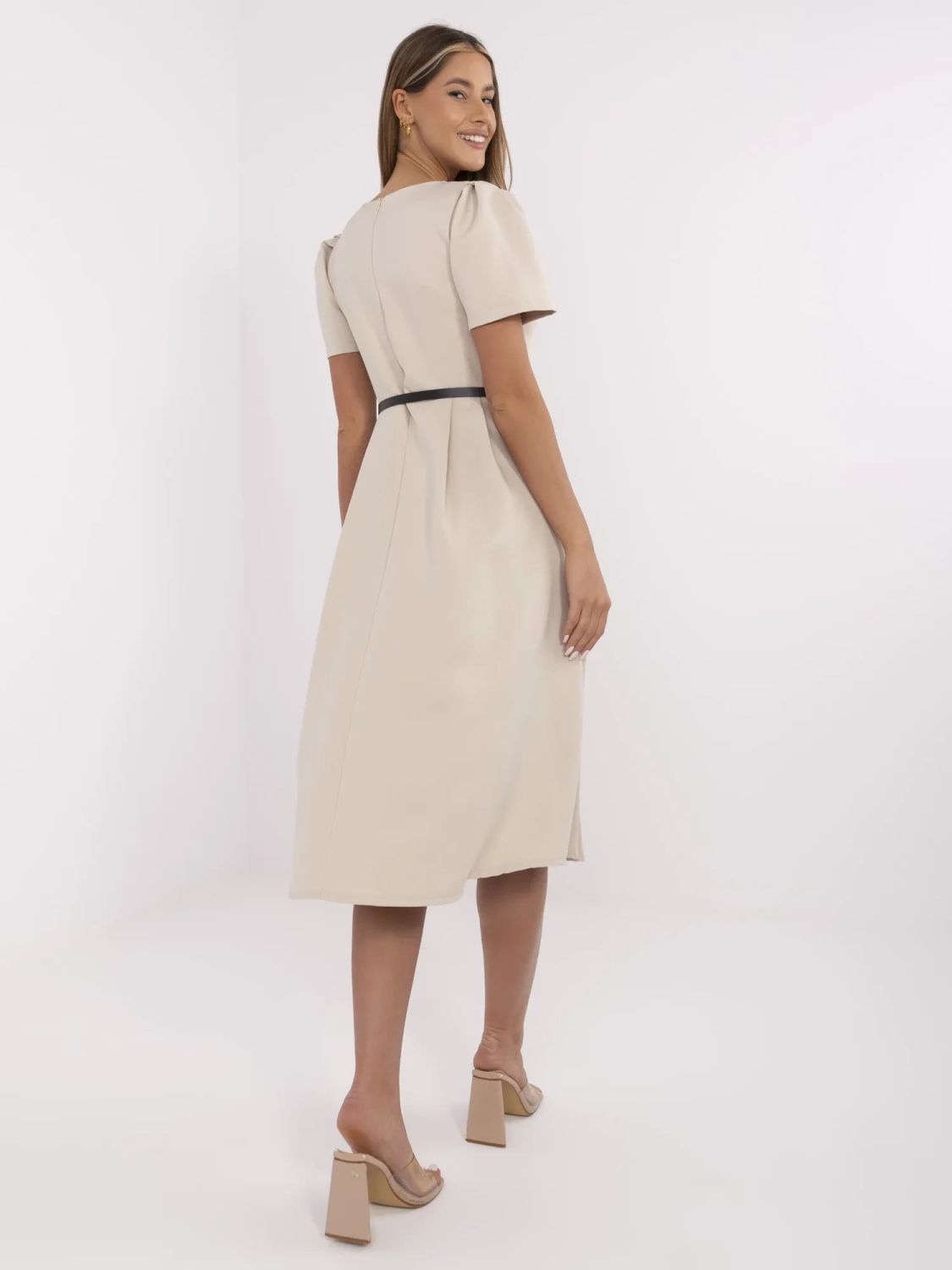Abito elegante beige a campana
