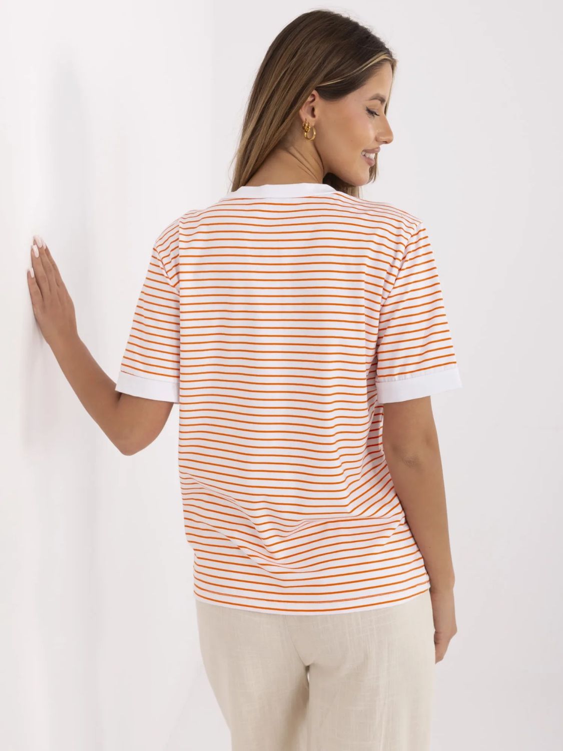 Blusa arancione comoda con scollo a V