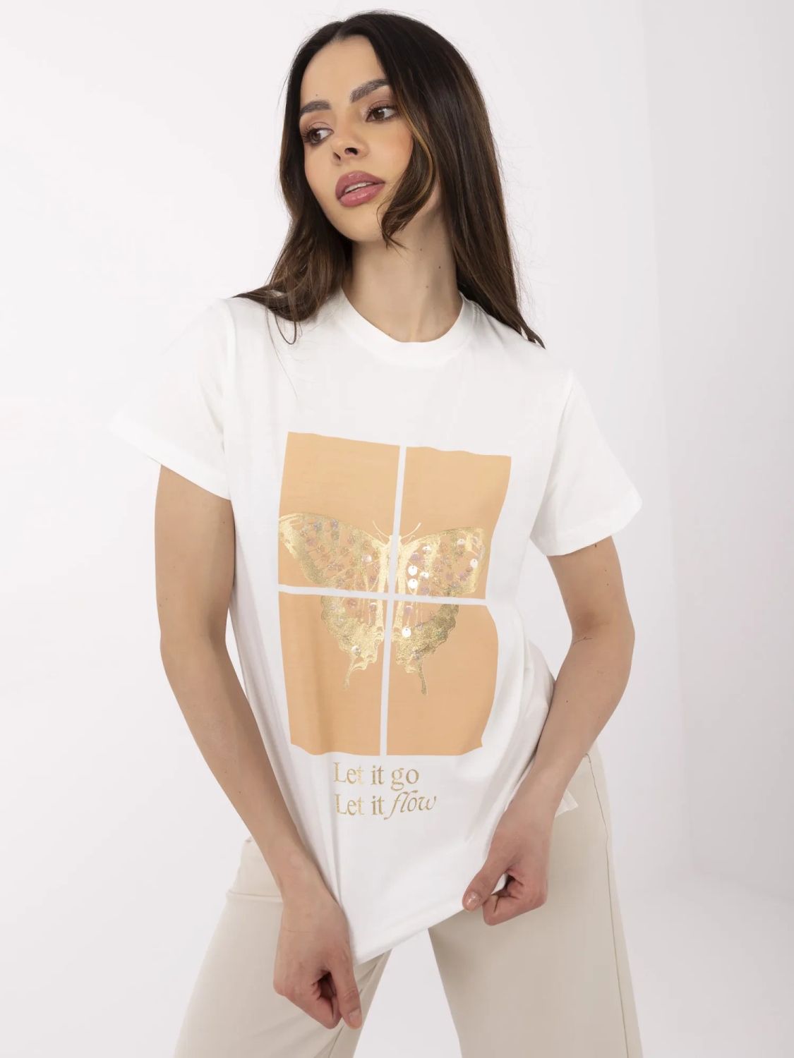 T-shirt ecru stilosa con applicazione