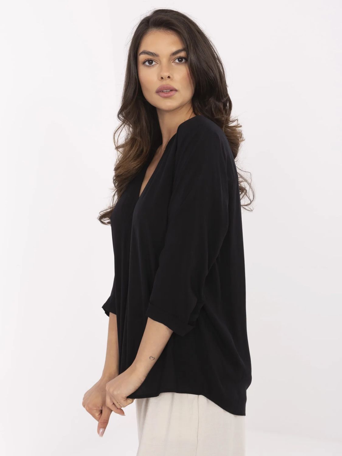 Elegantna crna bluzica s 3/4 rukavima