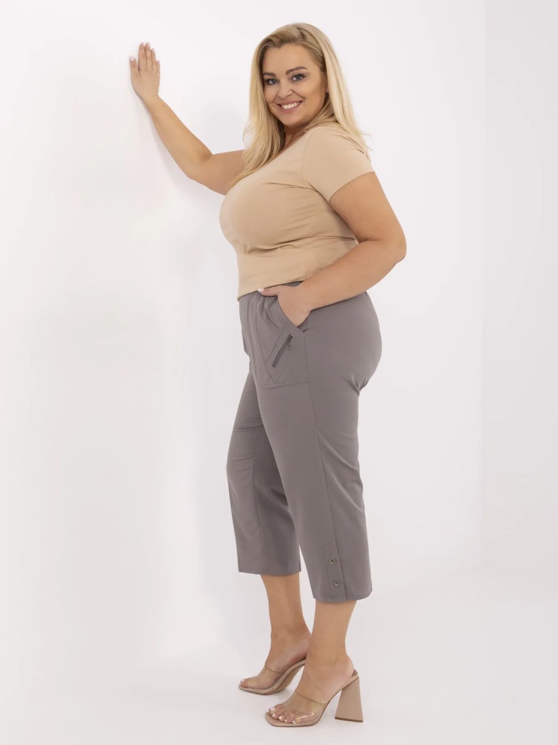 Pantaloni eleganti da donna in grigio scuro