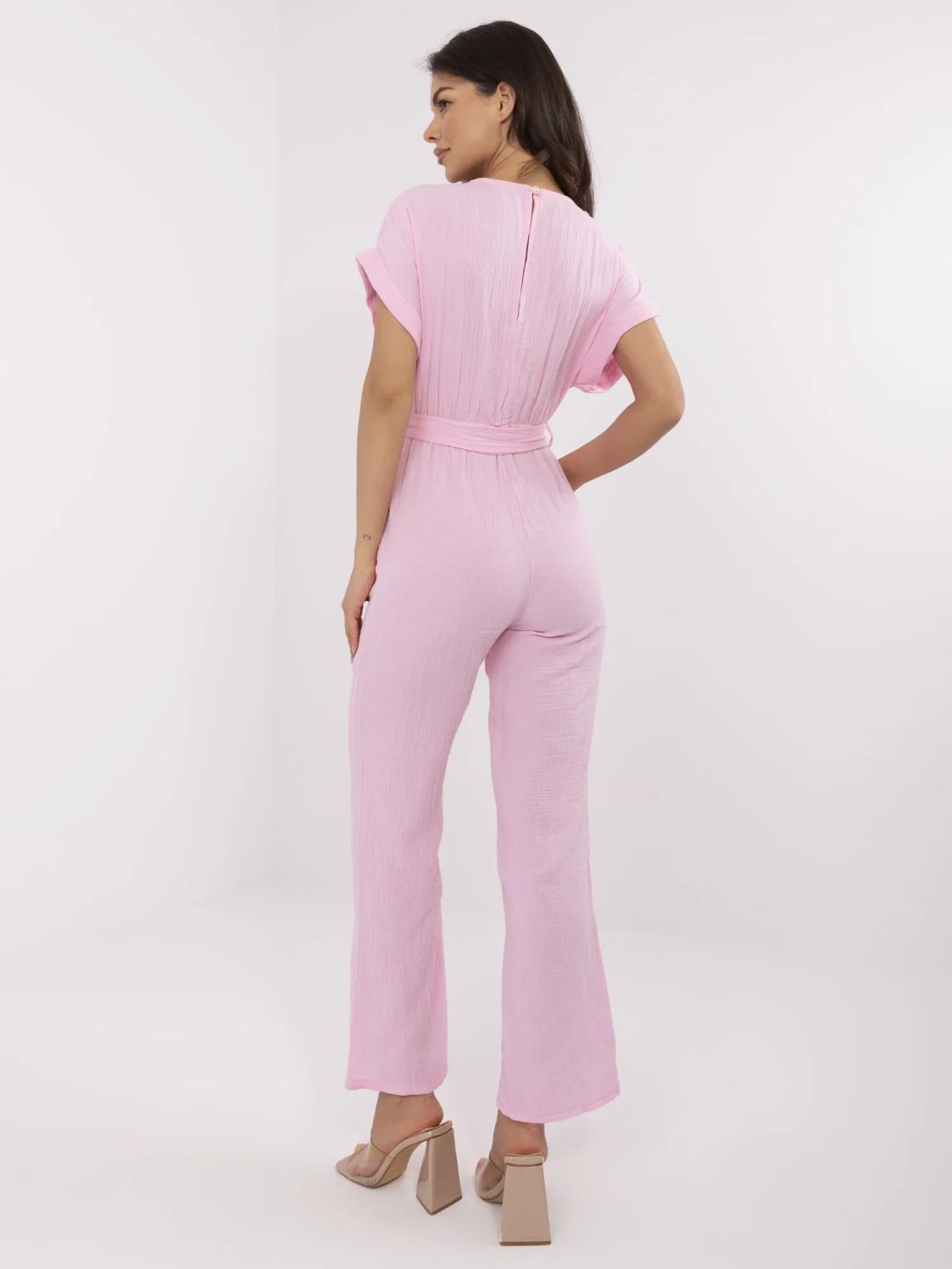 Tuta elegante in rosa chiaro