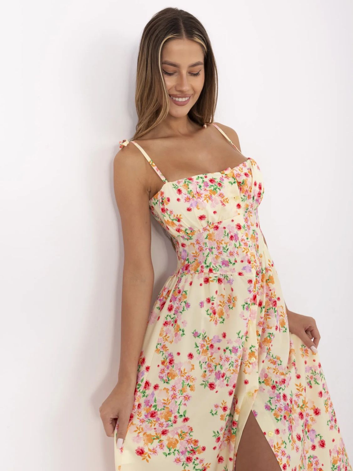 Abito midi floreale con spalline