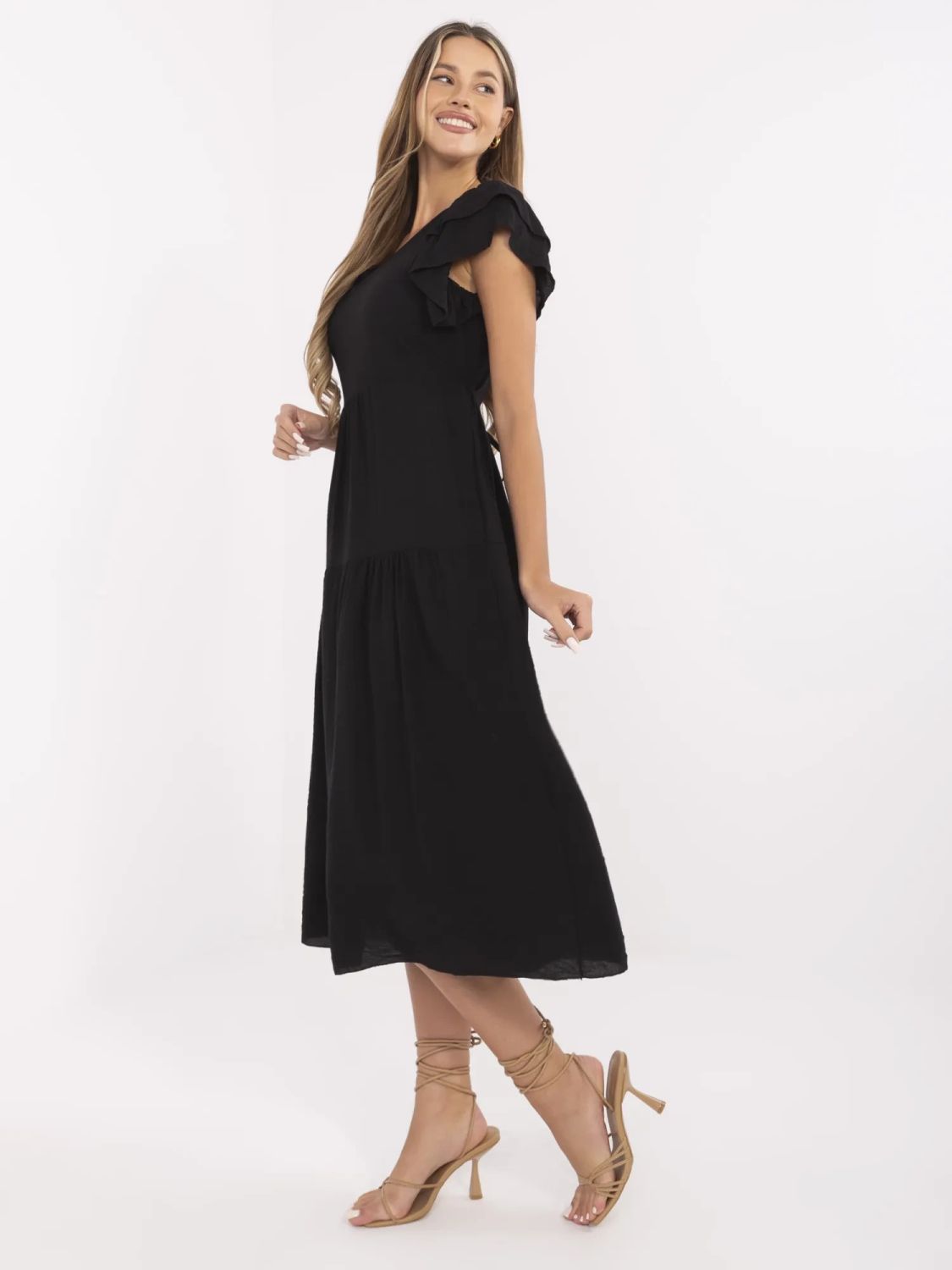 Elegante abito nero svasato