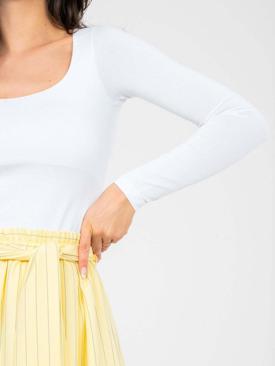 Blusa bianca a maniche lunghe con fodera