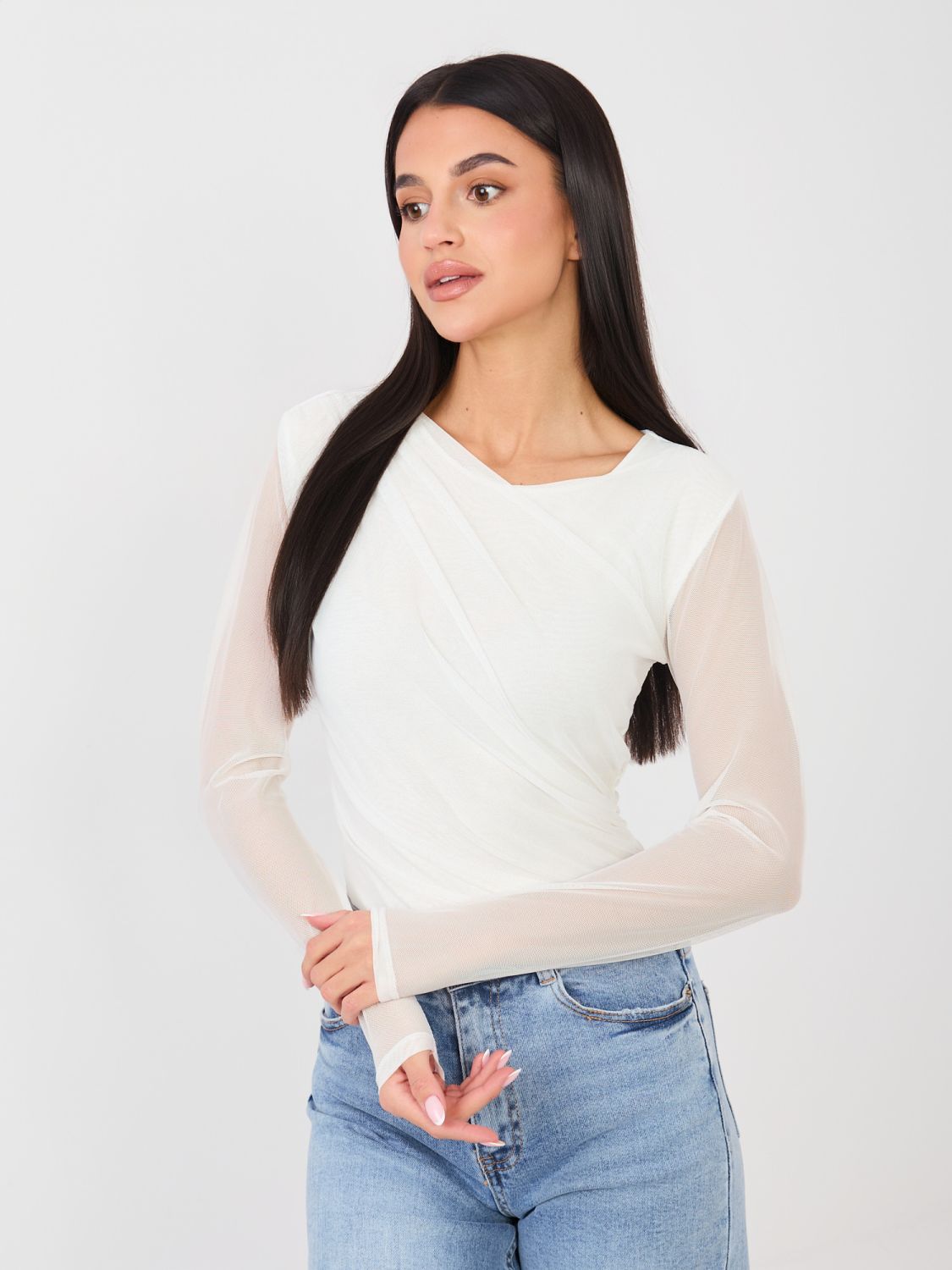 Body bianco elegante con maniche lunghe e scollo rotondo