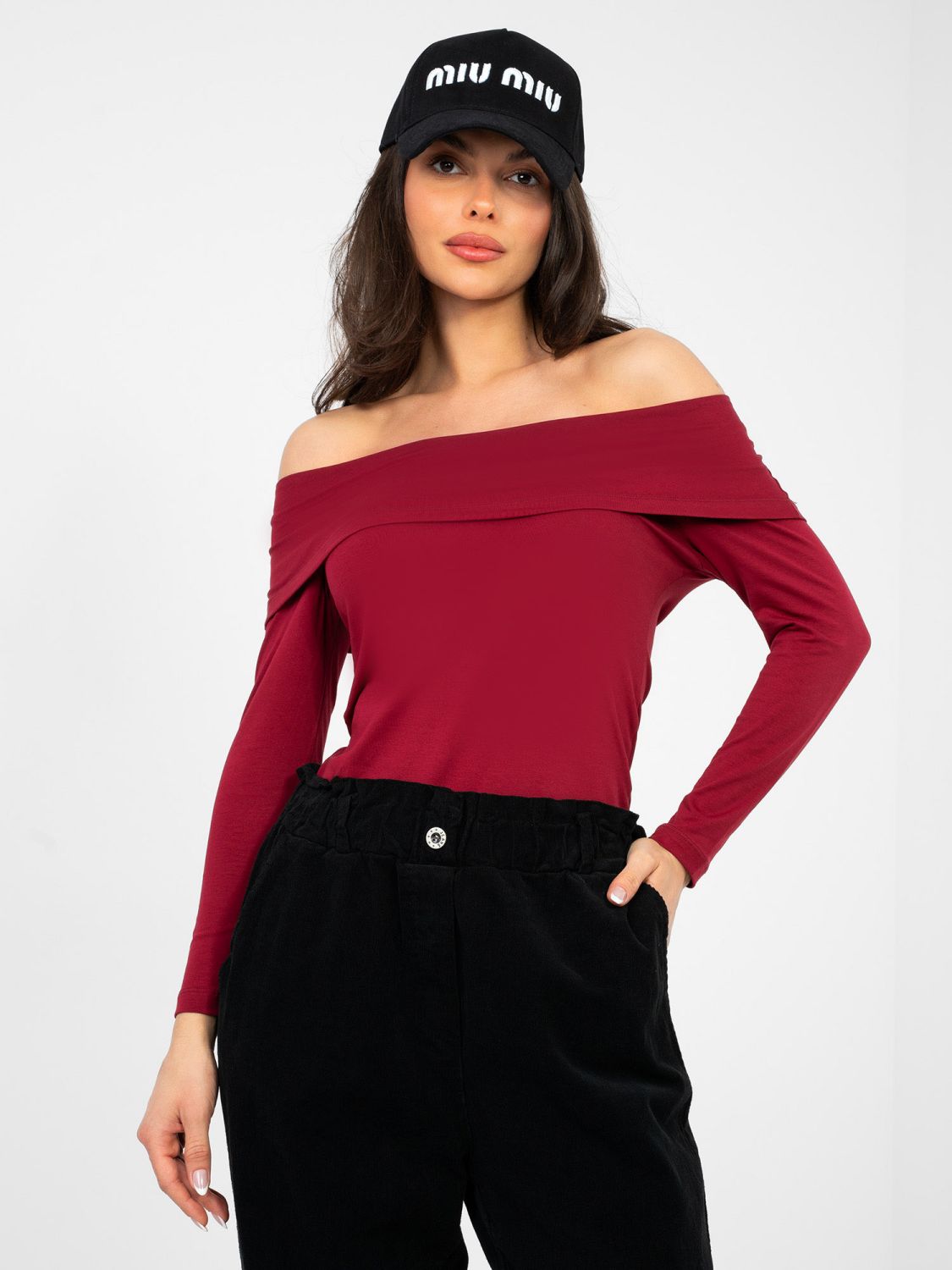 Blusa bordeaux con spalle scoperte