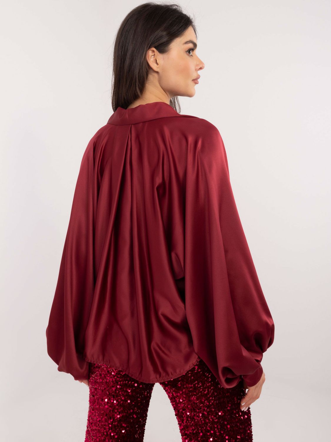 Elegantna bordo košulja s gumbima