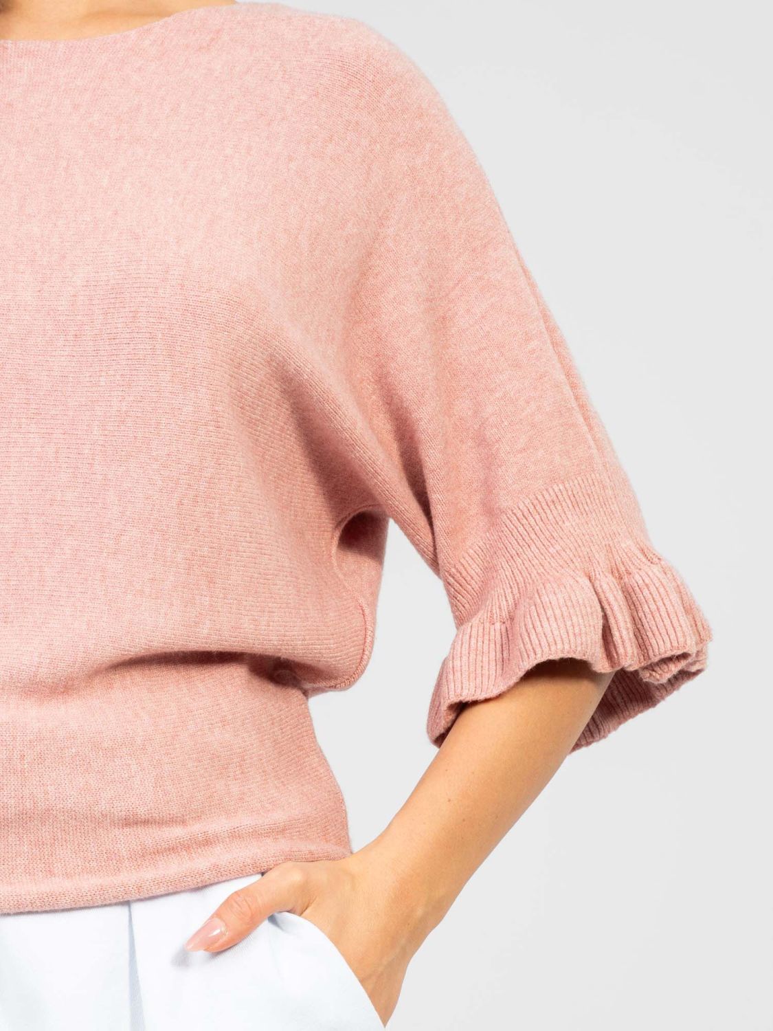 Maglione rosa elegante con maniche 3/4 e volant