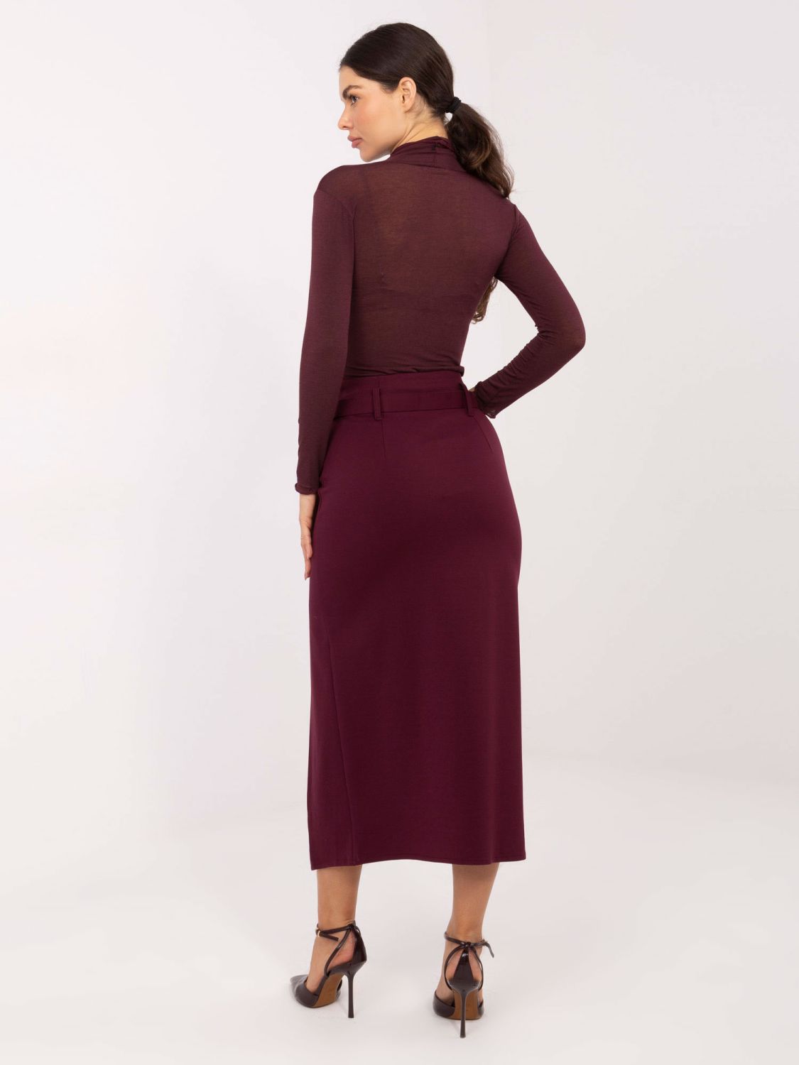 Gonna midi elegante bordeaux con cintura