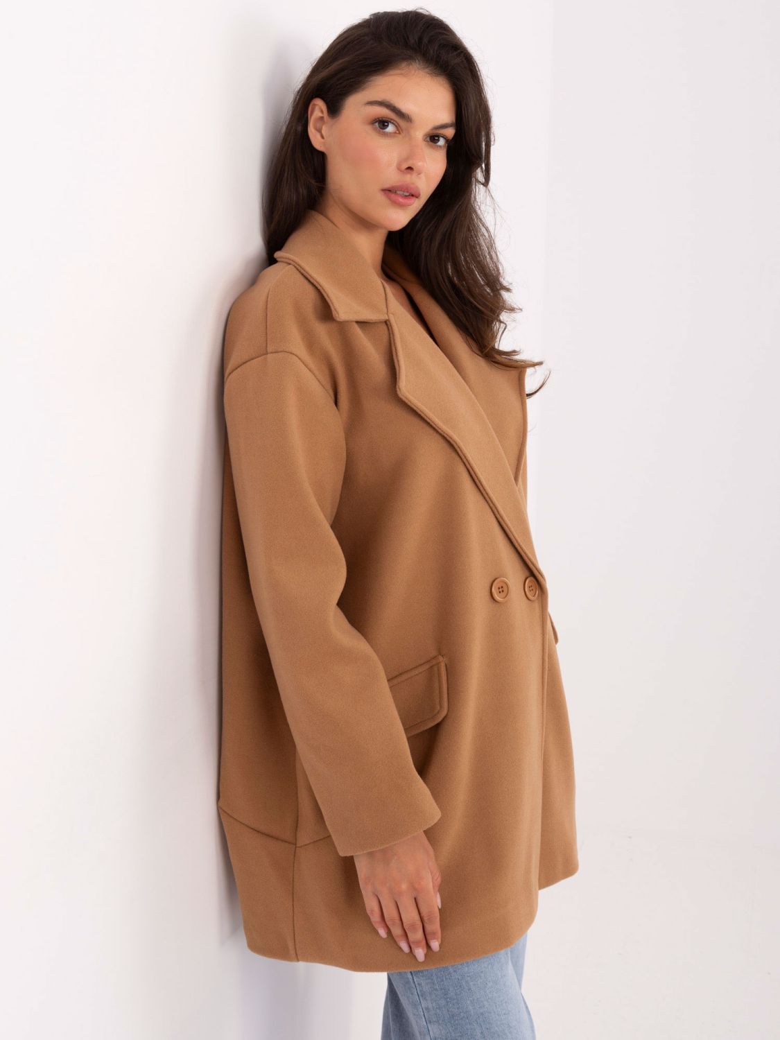 Elegantni prijelazni kaput u camel boji