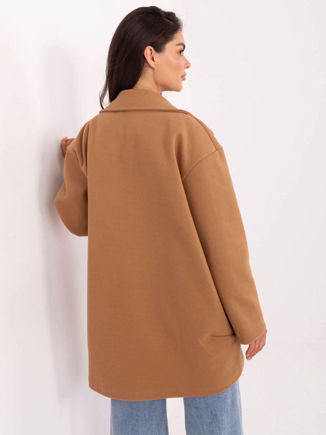 Elegantni prijelazni kaput u camel boji