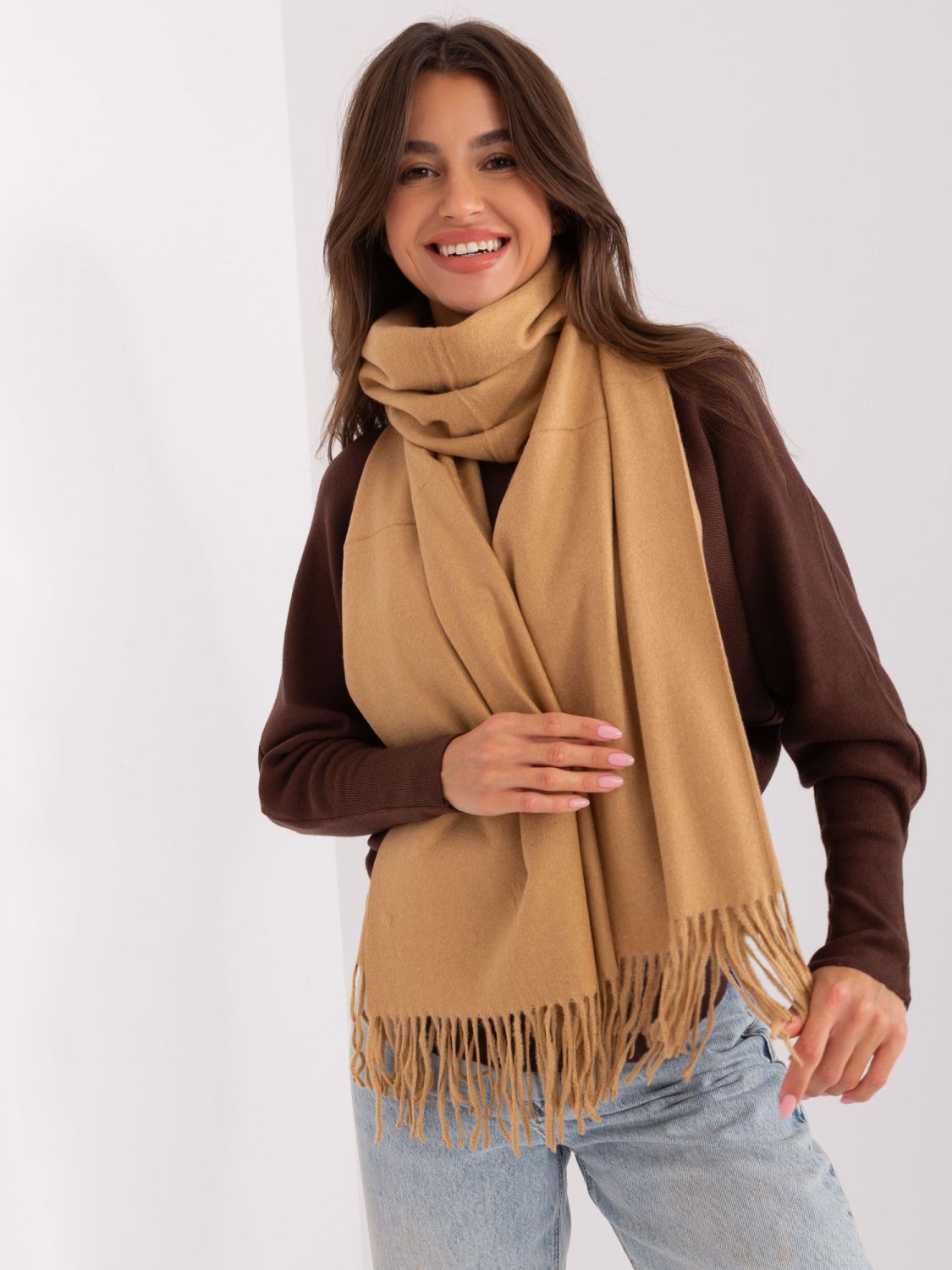 Sciarpa da donna marrone con frange