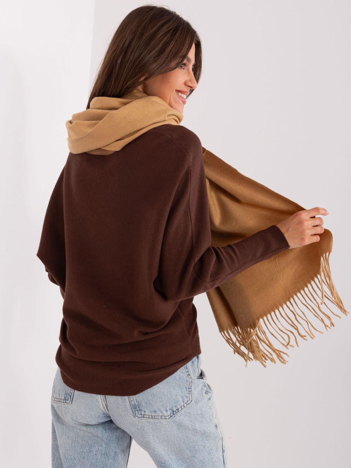 Sciarpa da donna marrone con frange