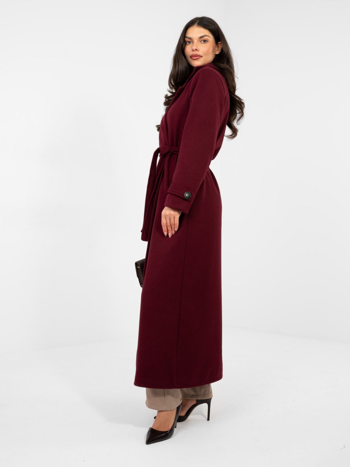 Elegante cappotto rosso da mezza stagione con cintura