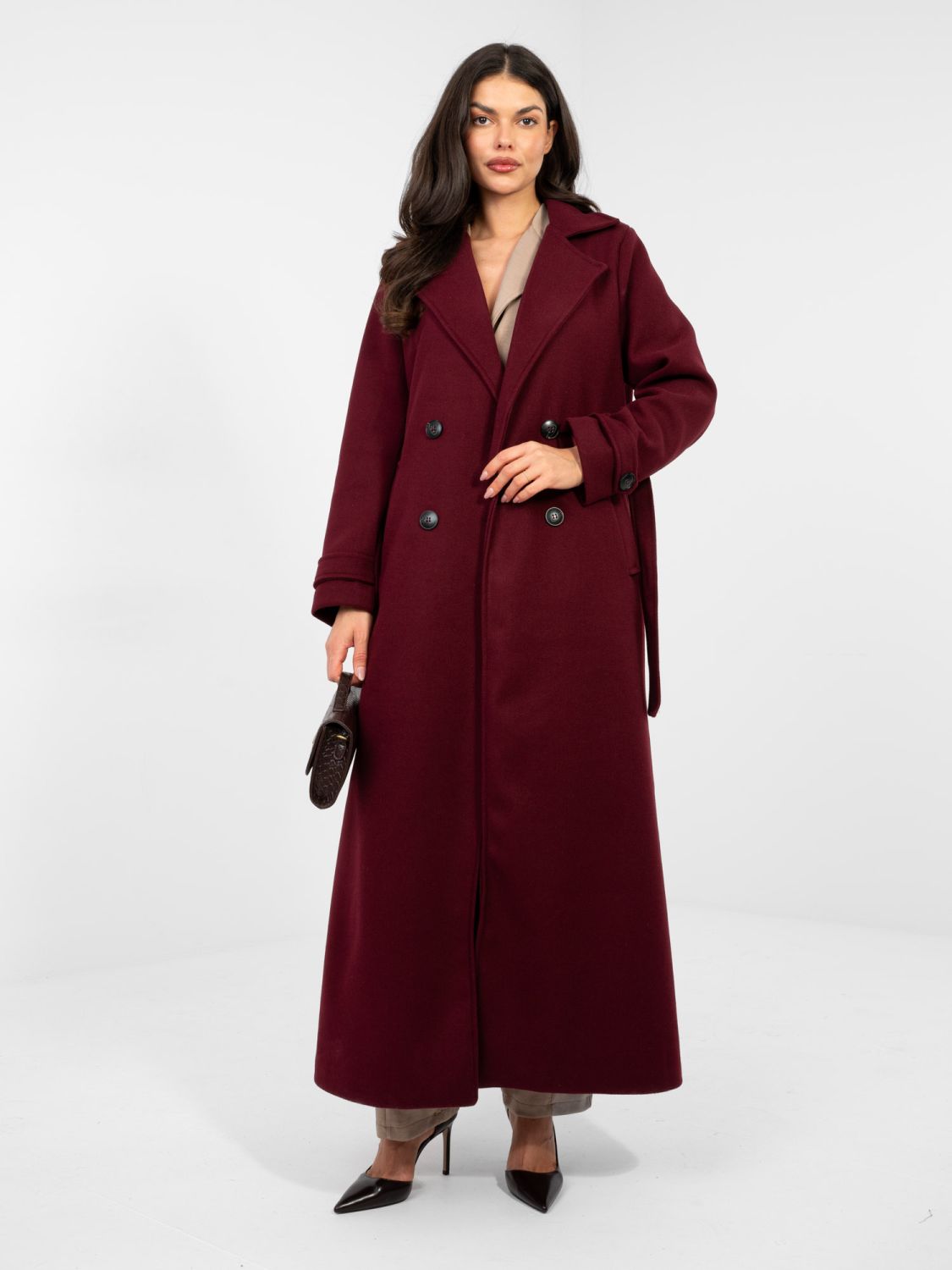 Elegante cappotto rosso da mezza stagione con cintura