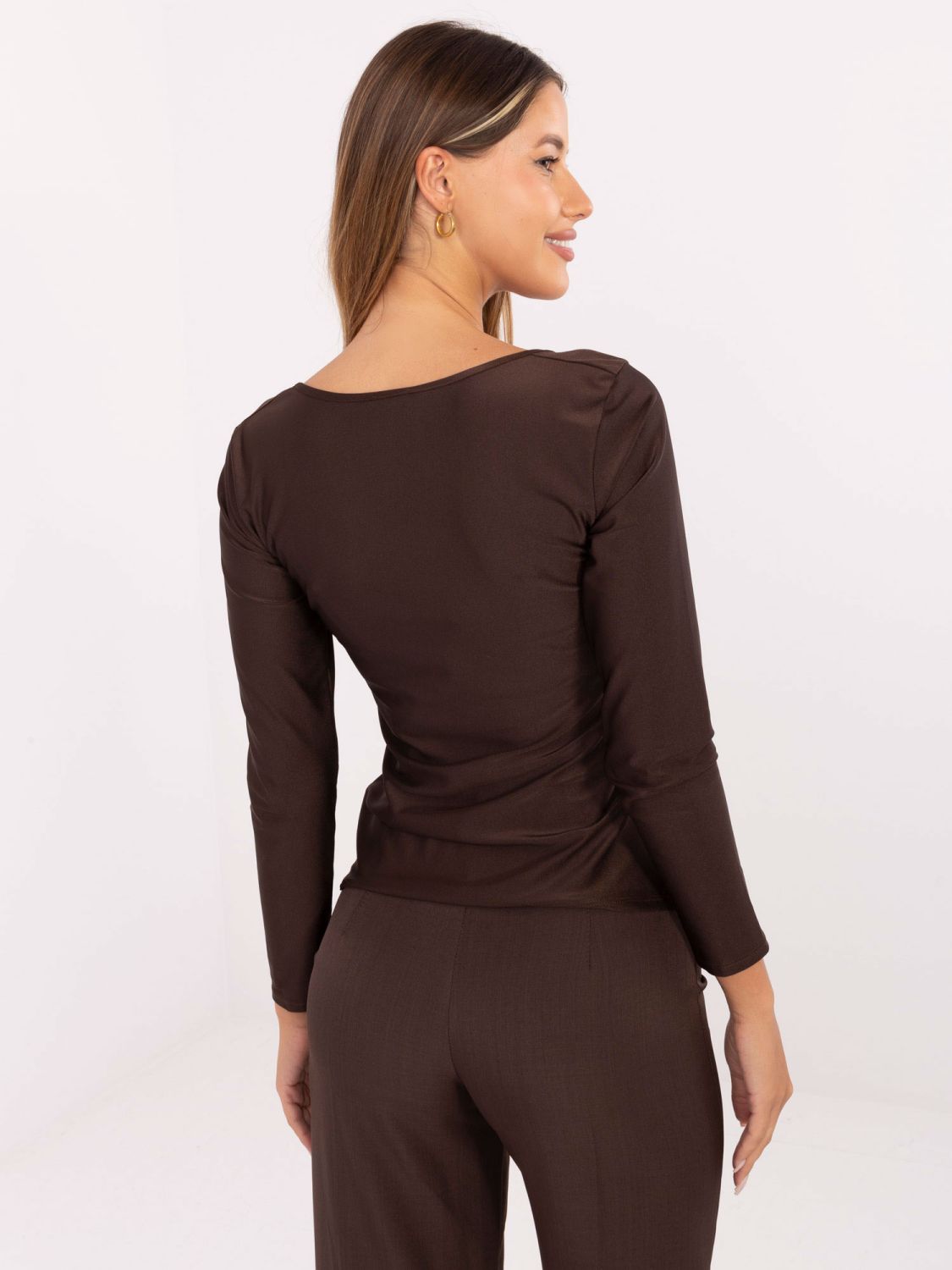 Blusa elegante con maniche lunghe in marrone scuro