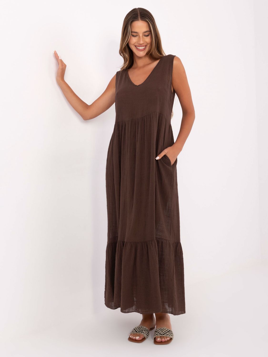 Maxi abito con scollatura a V in marrone scuro