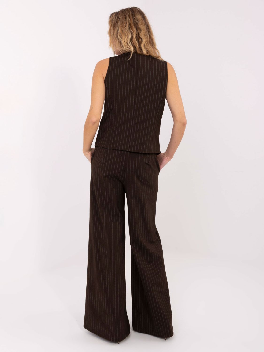 Eleganti pantaloni ampi a righe marrone scuro