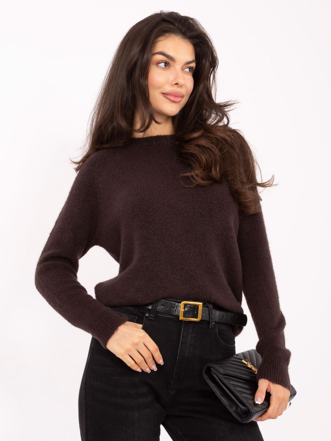 Smeđi pulover od alpake s okruglim izrezom