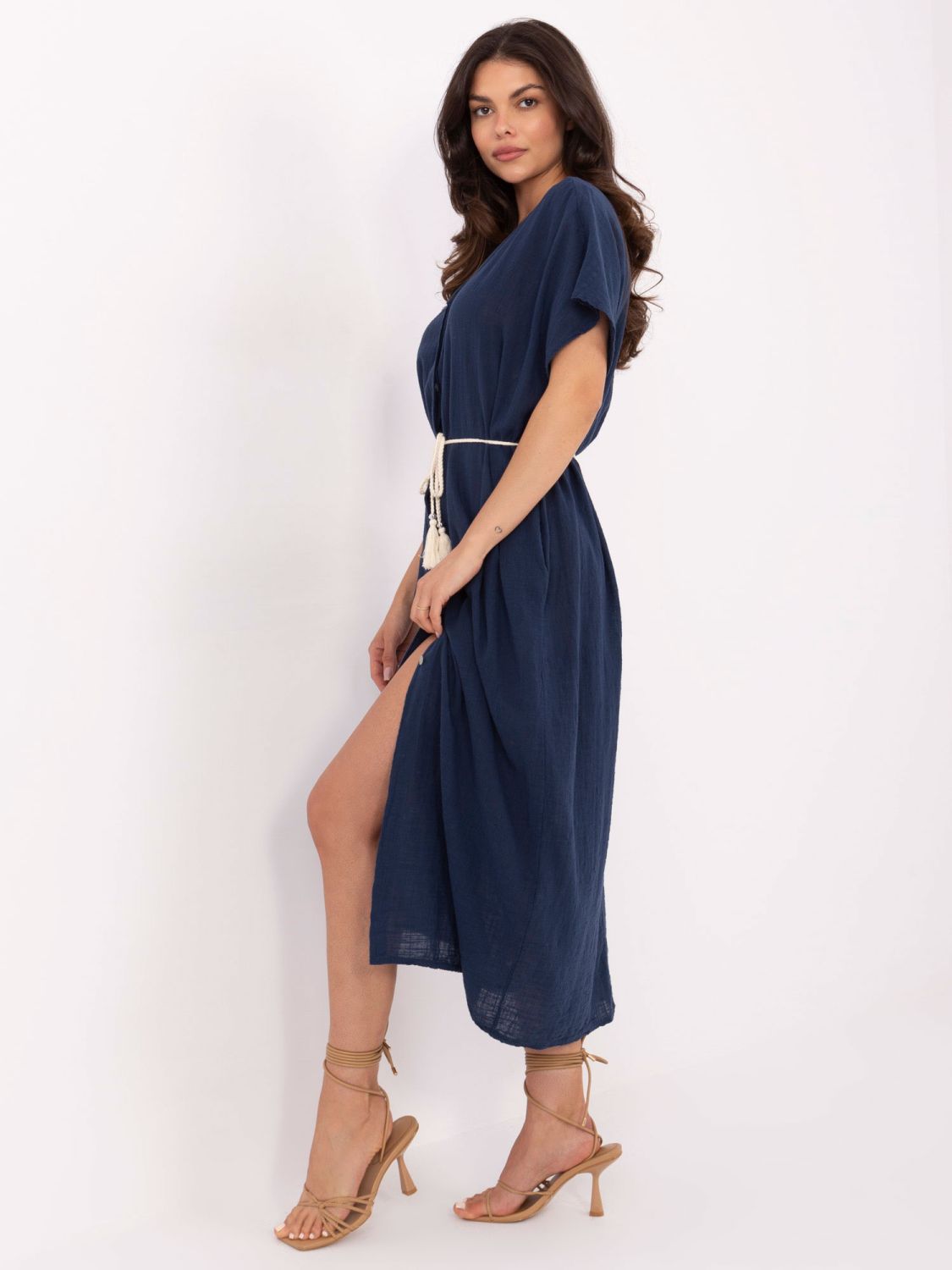 Abito estivo oversize blu con cintura e tasche