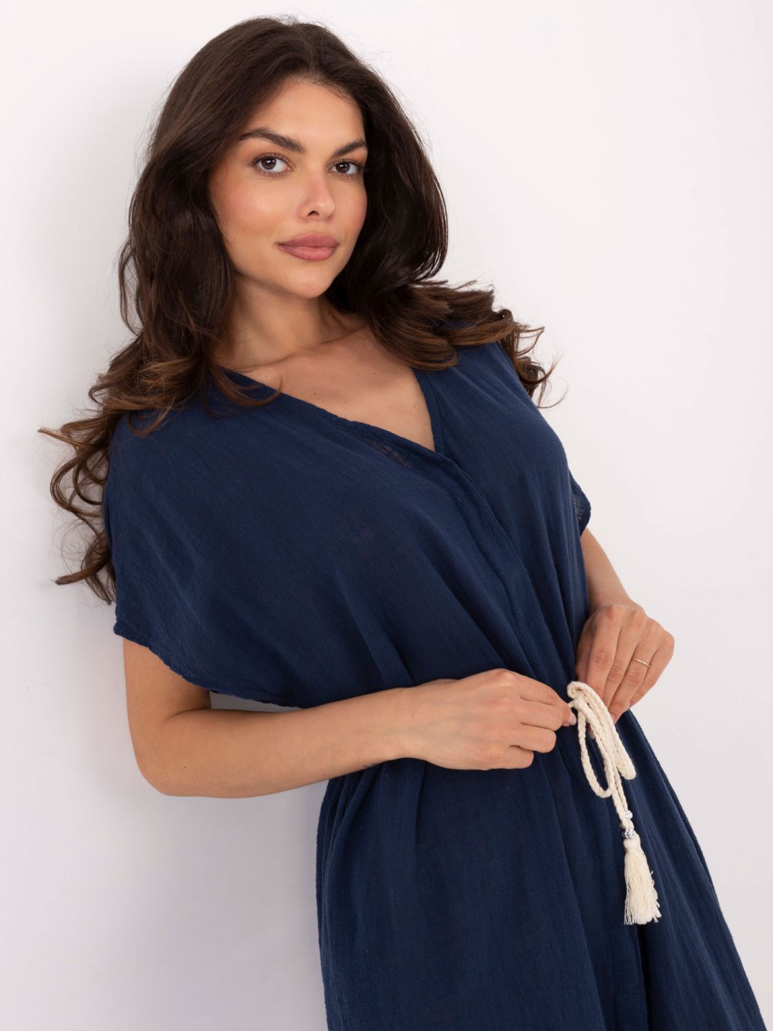Abito estivo oversize blu con cintura e tasche