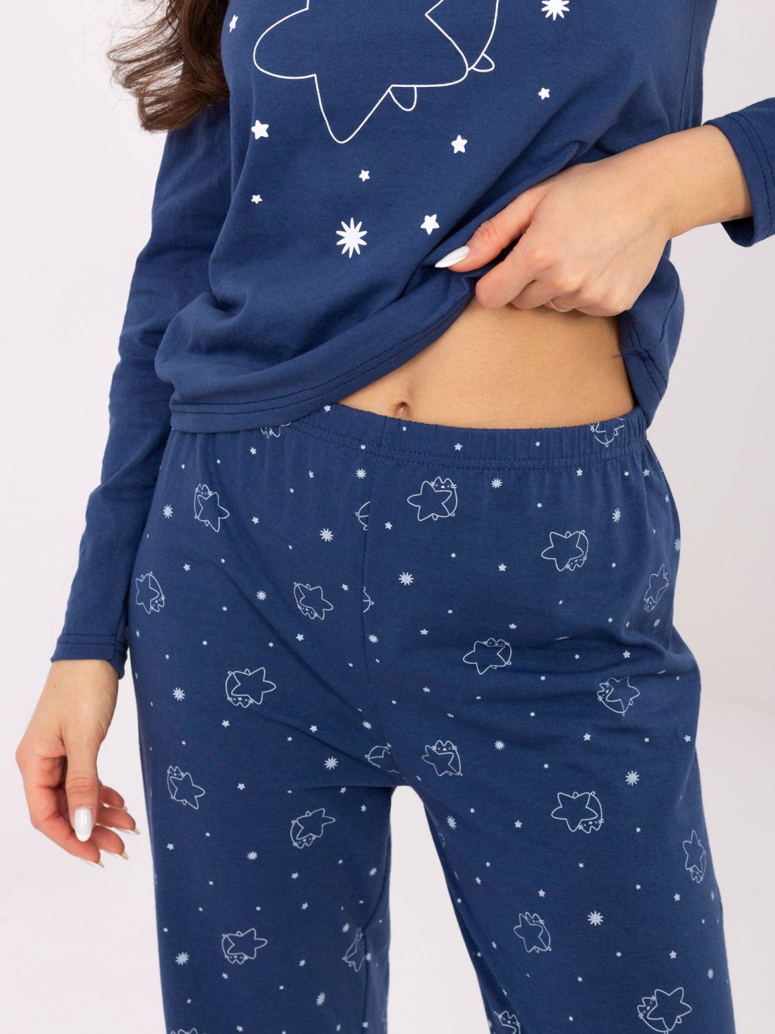 Ženska pidžama s dugim rukavima u tamnoplavoj boji