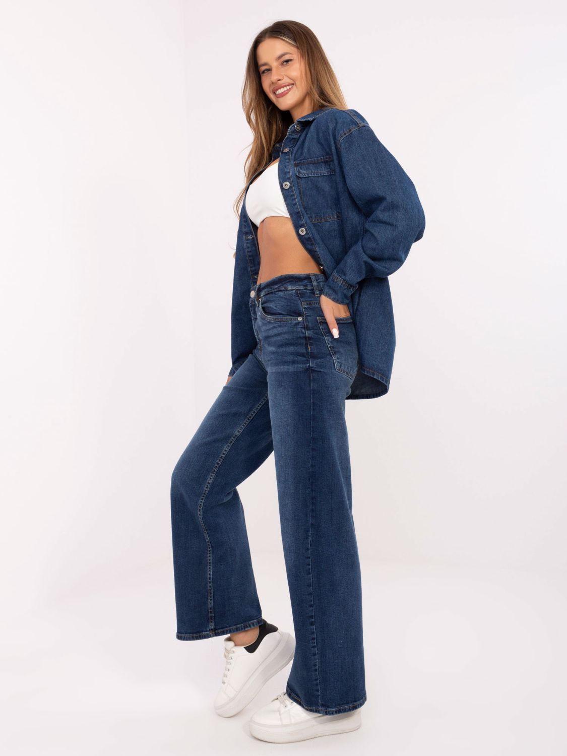 Jeans donna a gamba larga e vita alta – blu scuro