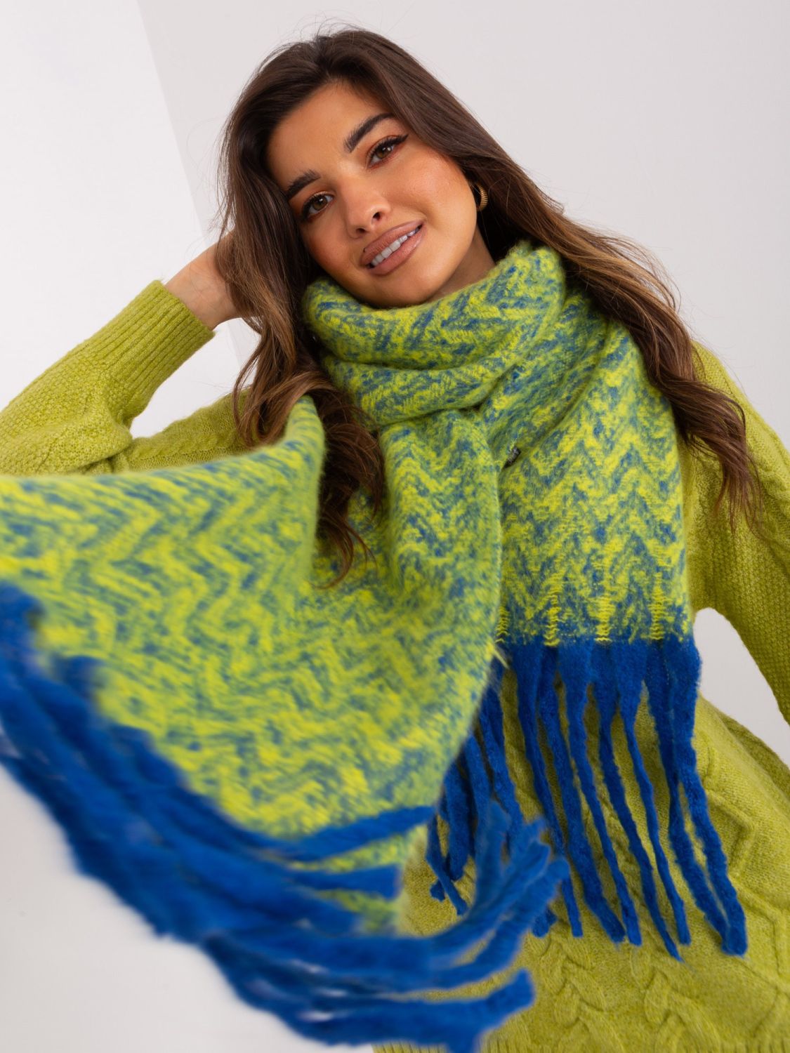 Sciarpa da donna geometrica in blu scuro e giallo