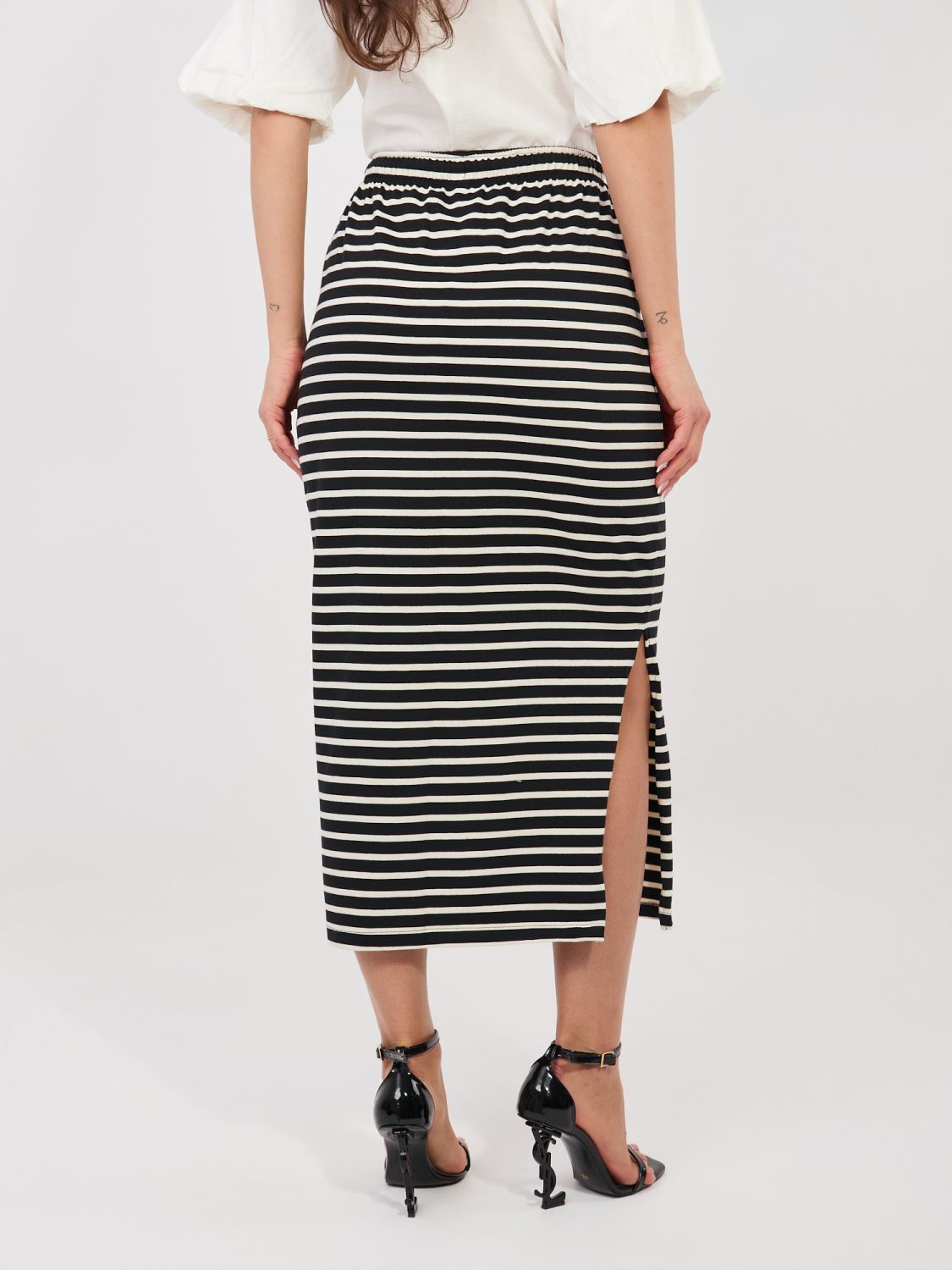 Gonna midi nera a righe con tasche