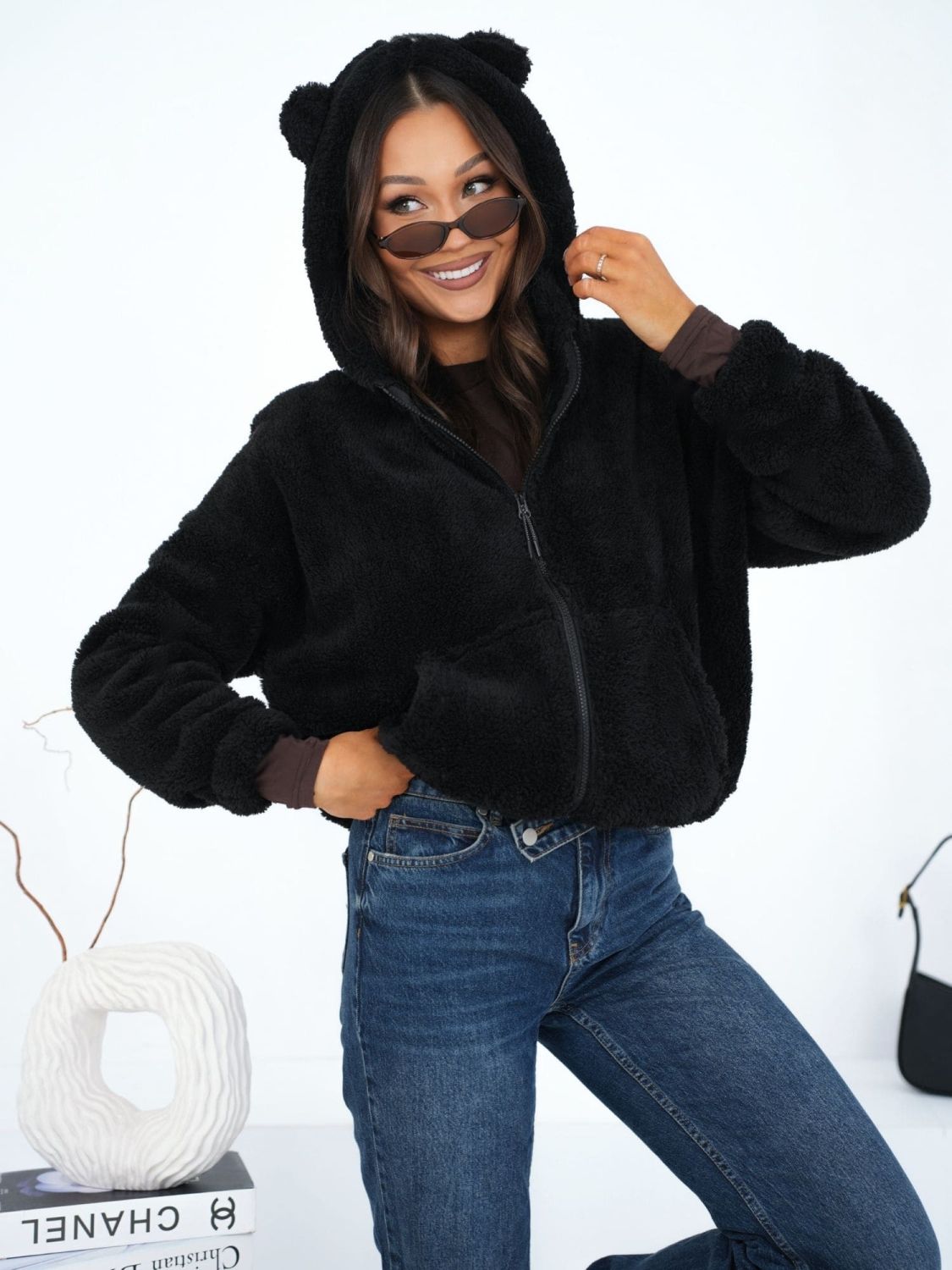 Crna hoodica s patentnim zatvaračem