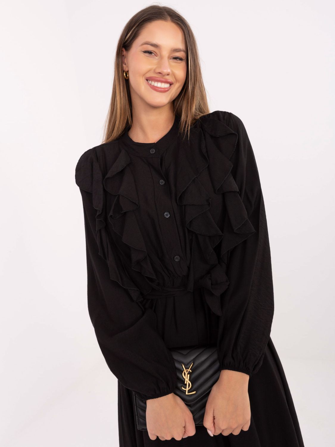 Abito camicia midi nero con volant e cintura