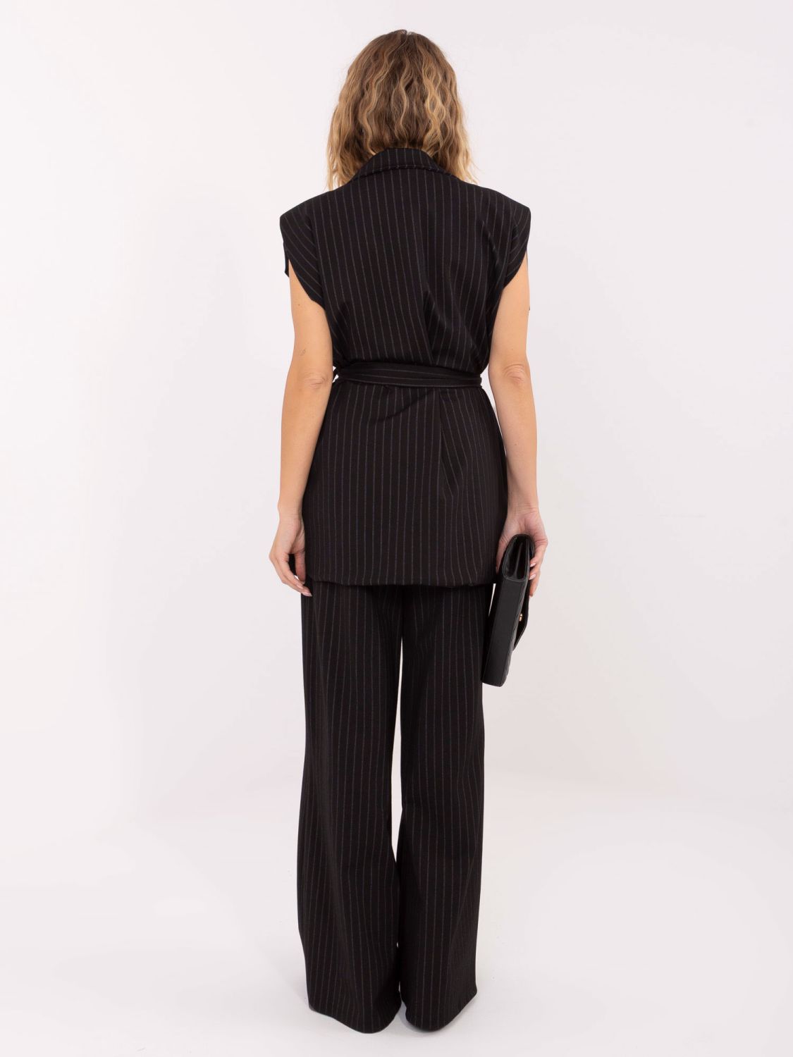 Gilet nero elegante a righe con cintura