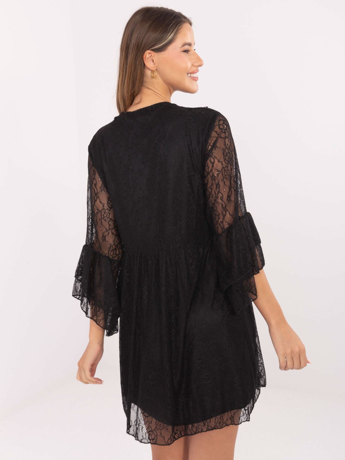 Abito mini nero svasato con pizzo e laccetti
